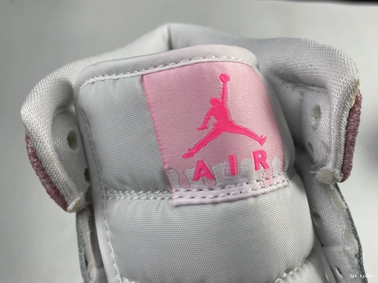 Paint DD1666-100 Drip (GS) Jordan 1 - Mid 0427